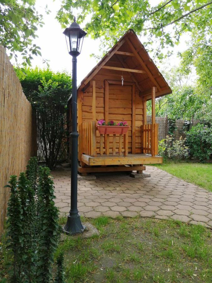 Karpatia Panzio Bed & Breakfast Esztergom Ngoại thất bức ảnh