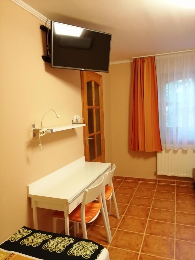 Karpatia Panzio Bed & Breakfast Esztergom Ngoại thất bức ảnh